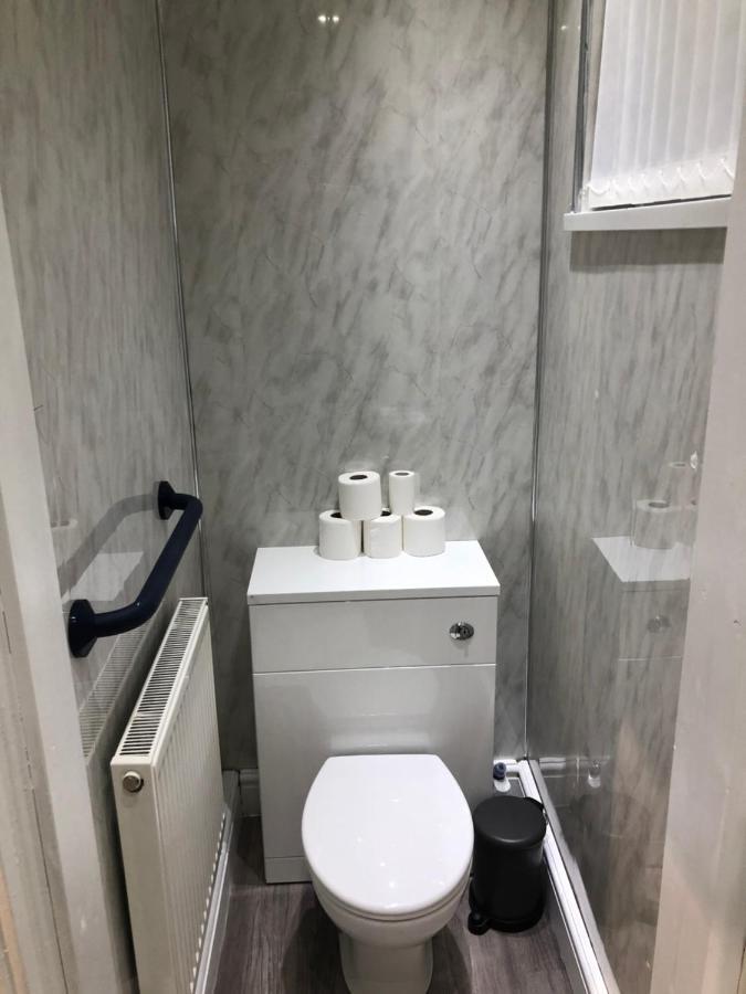 Handpost Lodge 뉴포트 외부 사진